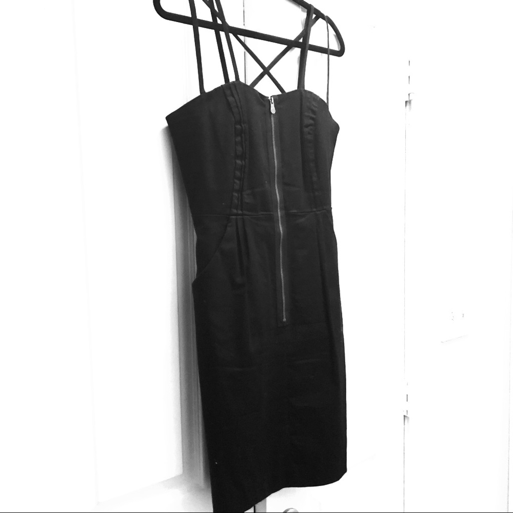 #NWT 💋 Strappy LBD